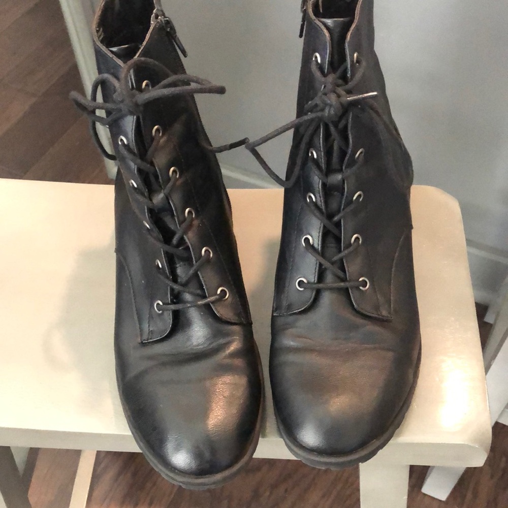 Black bootie size 11 women 1 inch heel smoke free home